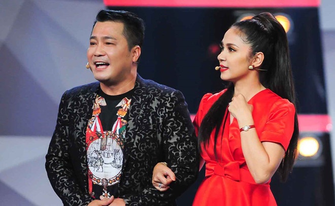 Viet Trinh dang anh ben Ly Hung anh 2