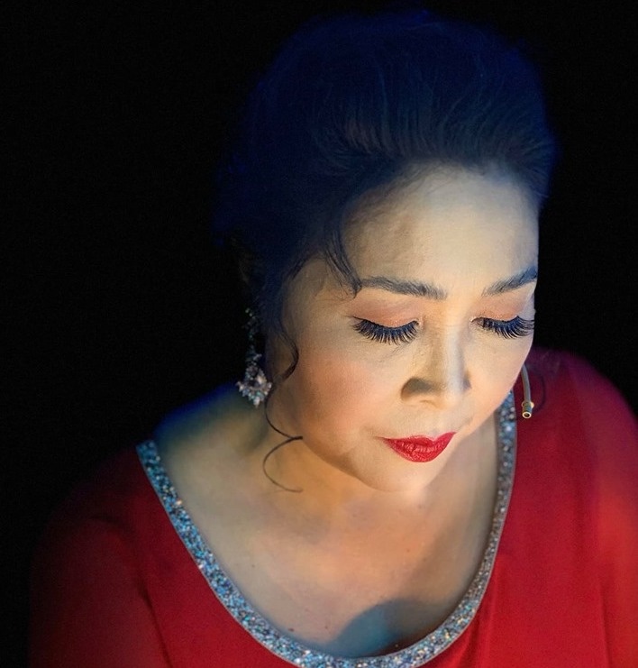 Hong Van dong cua san khau anh 1