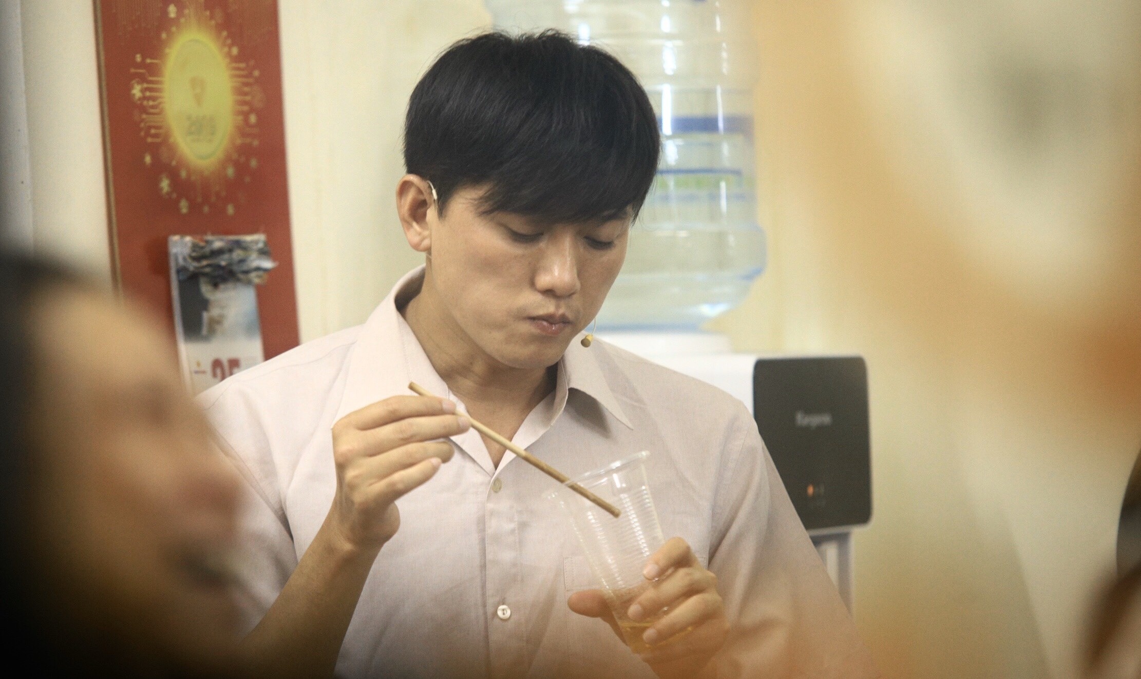 Truong Giang,  Hoai Linh gian di o hau truong anh 8