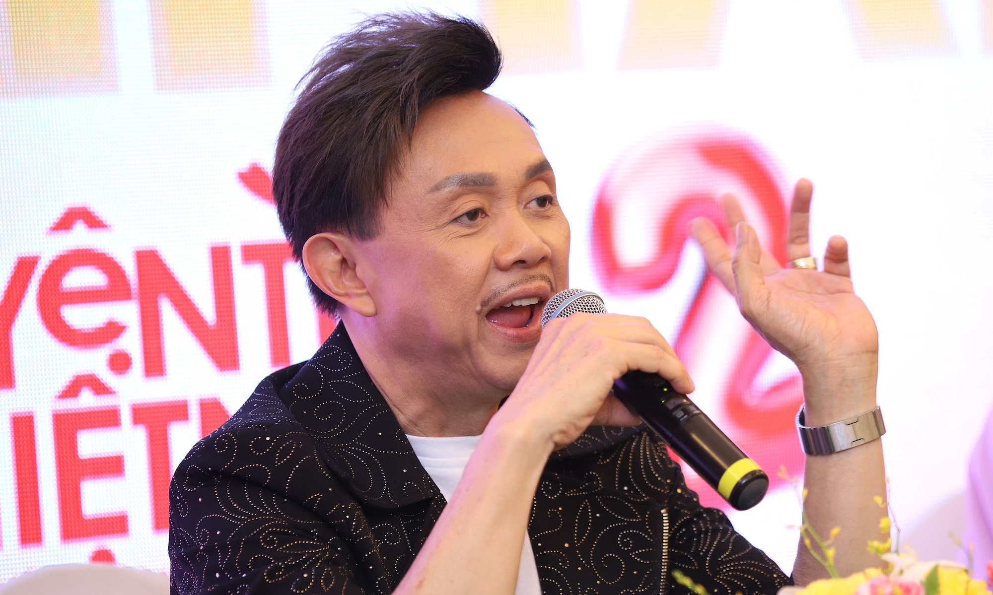 Hoai Linh pha le vi Chi Tai anh 3