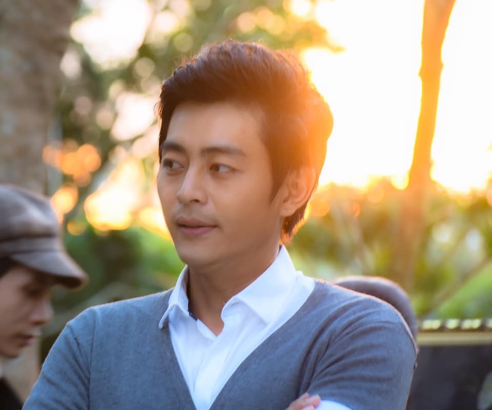 Quoc Huy Tieng set trong mua anh 4