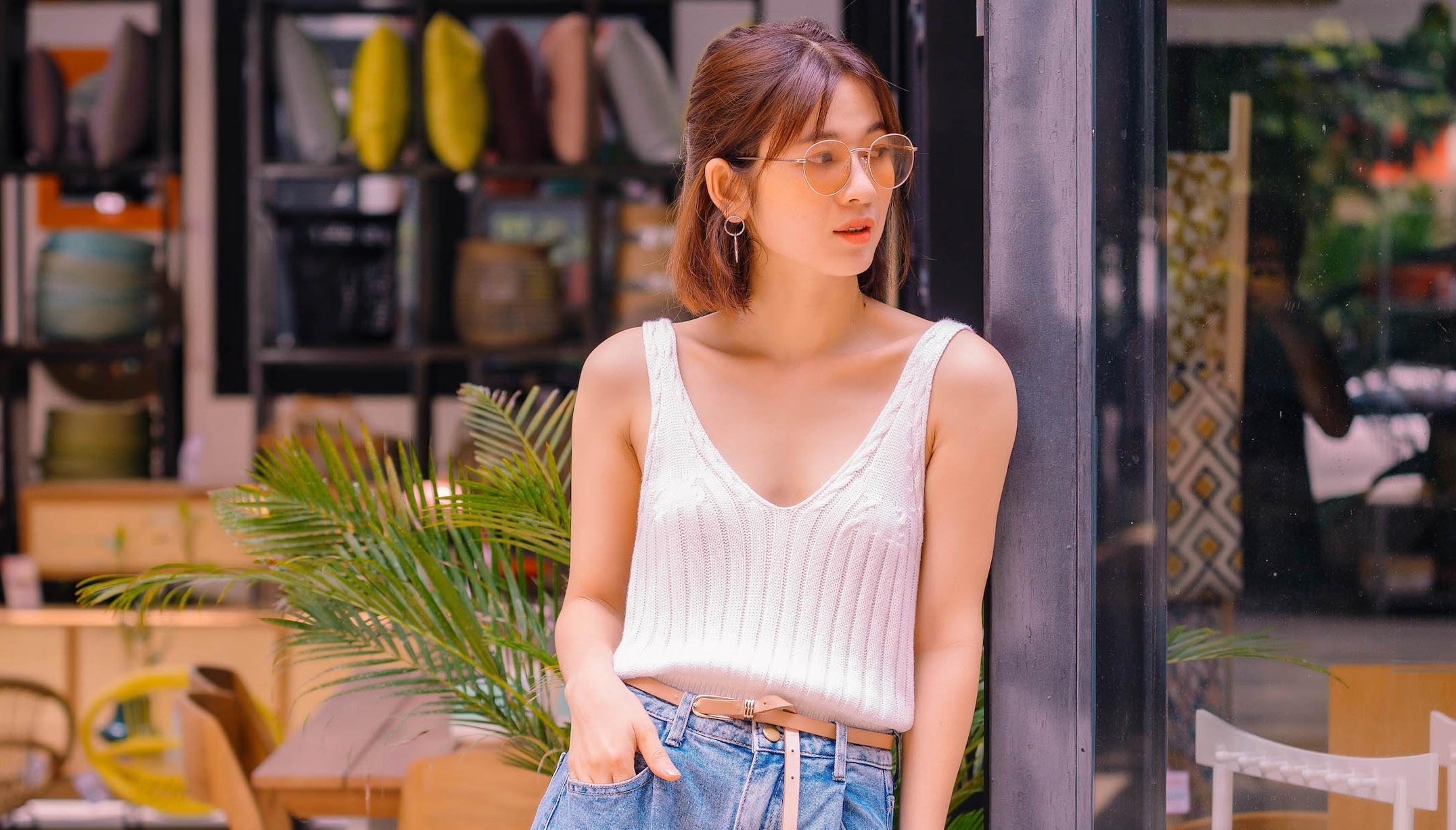 Anh doi thuong co hau khien 2 cau chu si me o 'Tieng set trong mua' hinh anh