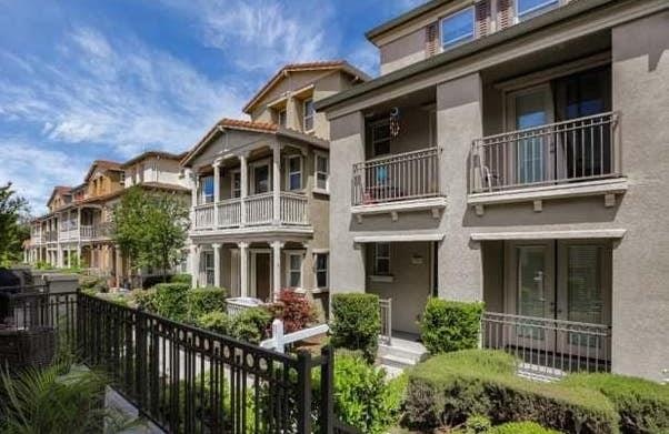 Nhat Tinh Anh mua nha trieu USD o My hinh anh