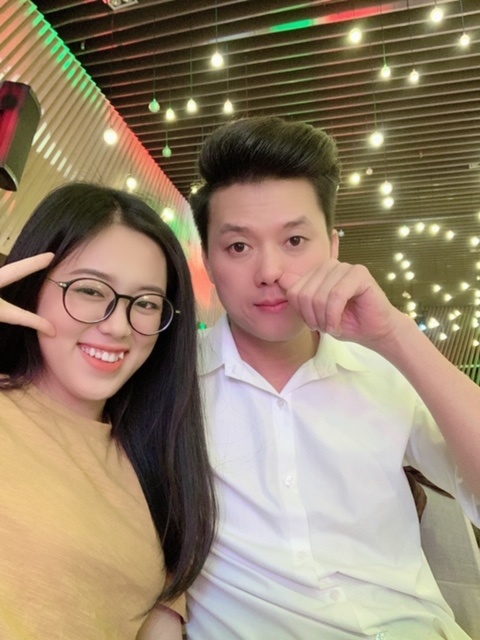 Quach Ngoc Tuyen sap co con voi ban gai anh 2