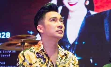 Quang Ha: 'Toi tam dung ca hat sau su co chay Cung Van hoa Viet Xo' hinh anh