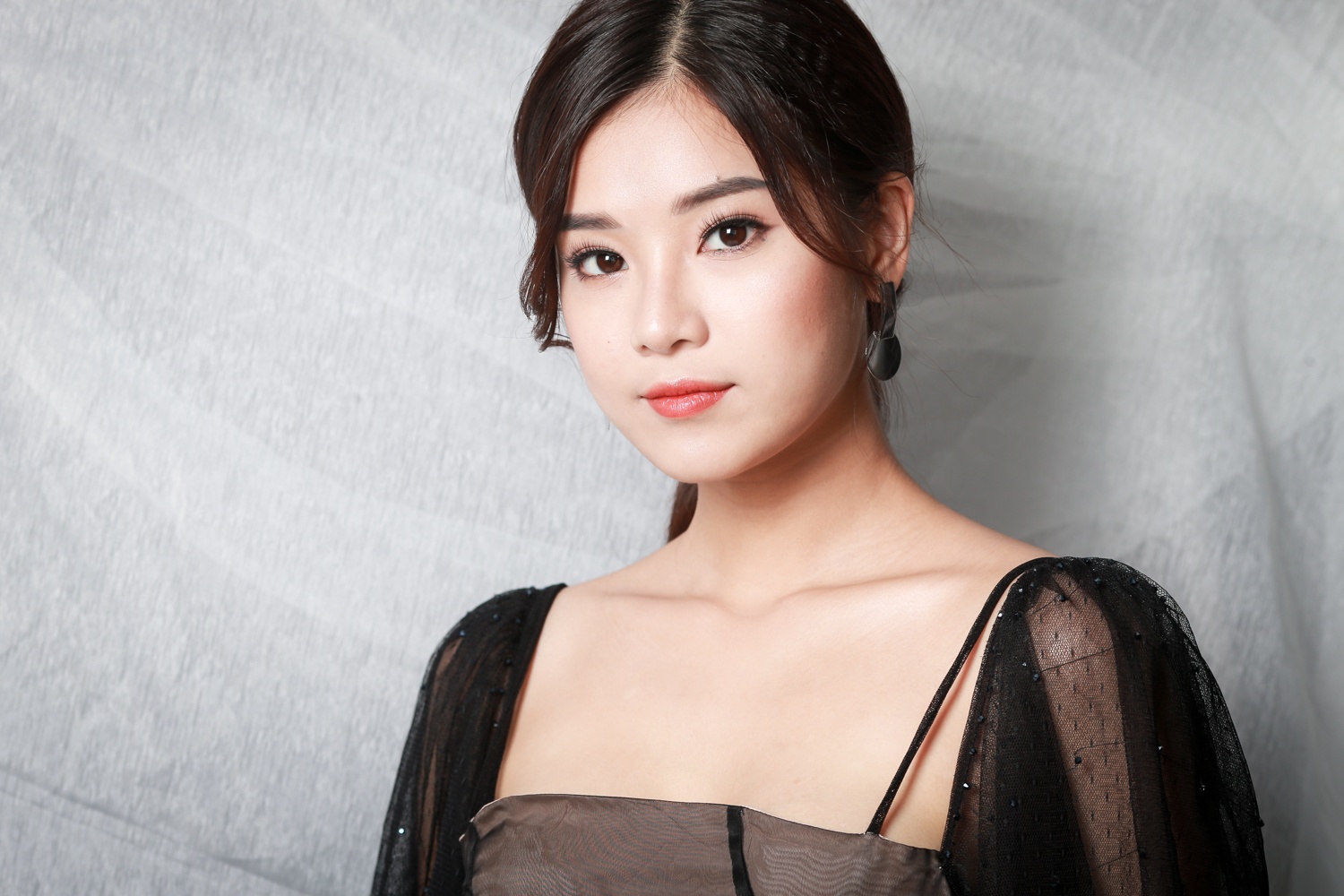 Hoang Yen Chibi mua nha va xe anh 8