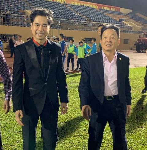 Con trai bầu Hiển nhận Ngọc Sơn là thầy ảnh 2 Con trai bau Hien nhan Ngoc Son la thay anh 2