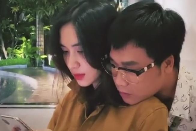 Hoa Minzy tinh cam ben ban trai giua tin don vua sinh con hinh anh