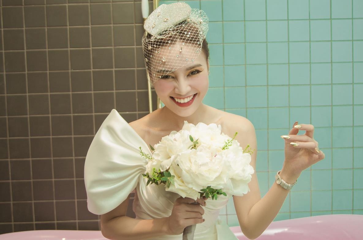 Lan Ngoc mac ao cuoi, tuyen bo muon lay chong hinh anh