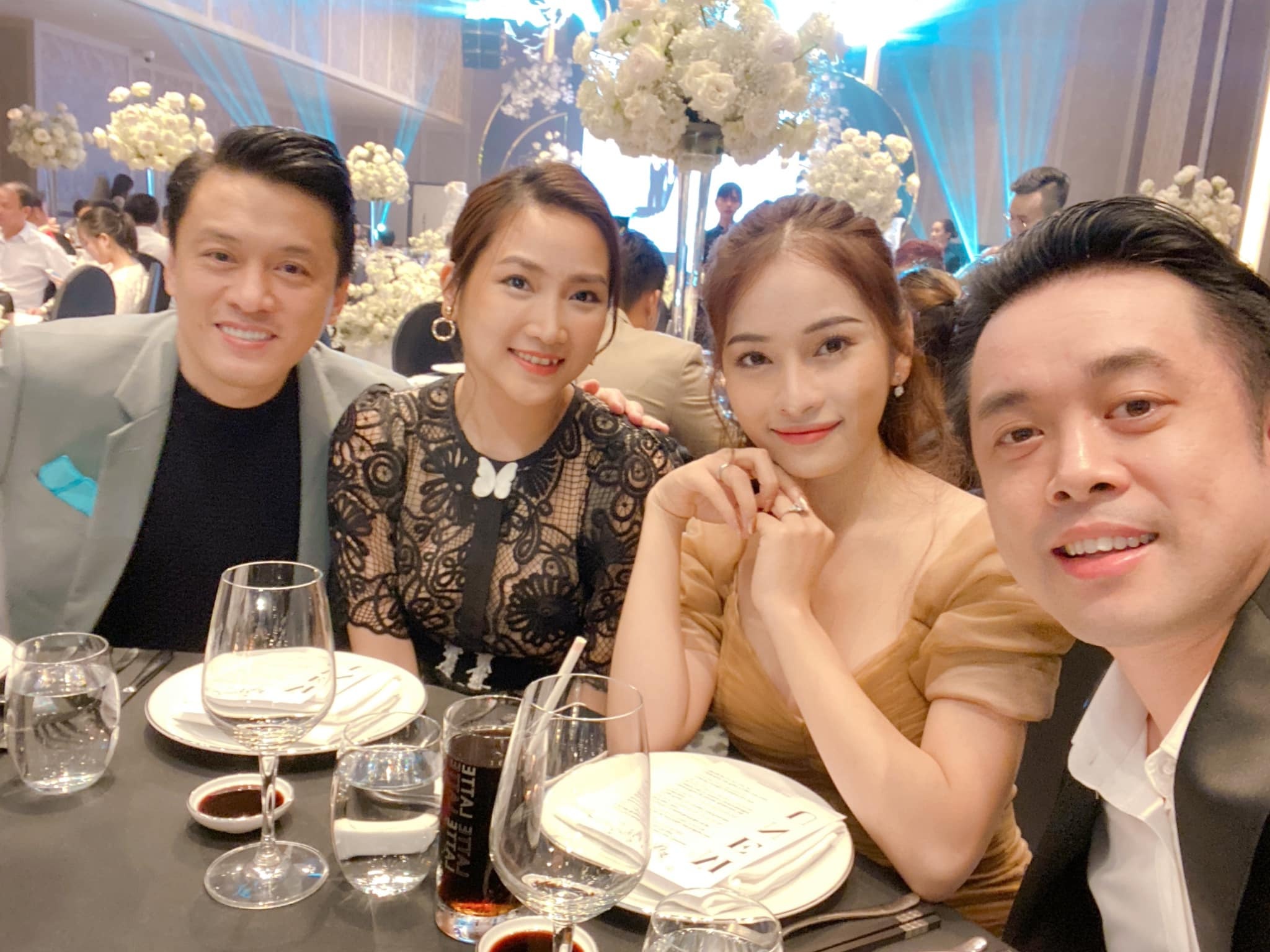 Vo chong Lam Truong tinh cam o le cuoi dong nghiep hinh anh