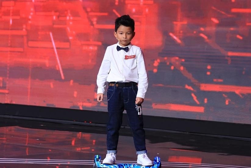 MC Lai Van Sam lam kho cau be 9 tuoi o Sieu tri tue hinh anh