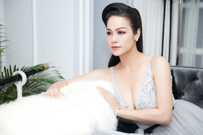 Vi sao toa thu thap nhung lan xuat nhap canh cua Nhat Kim Anh? hinh anh