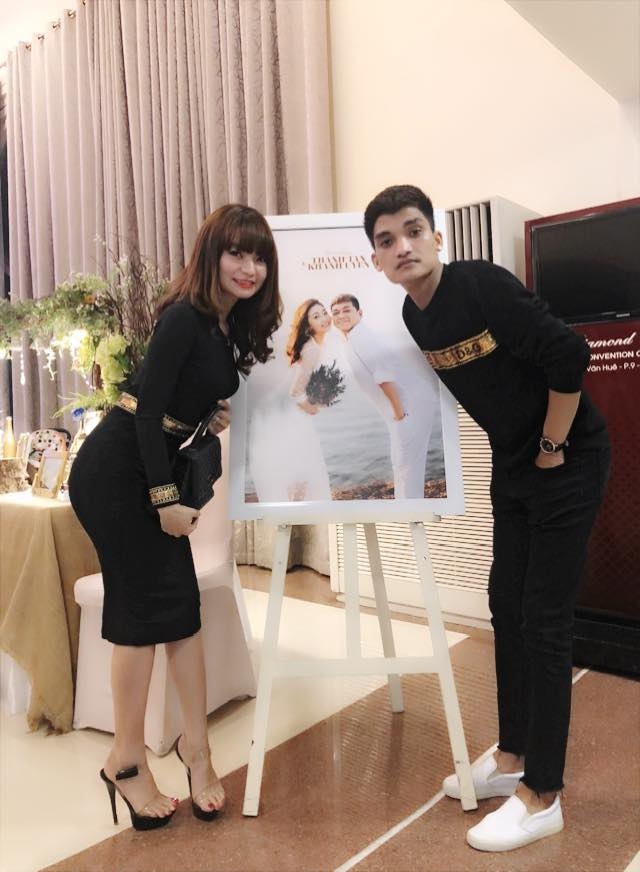 Mac Van Khoa va ban gai anh 2