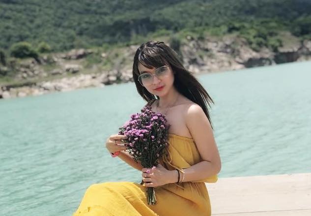 Mac Van Khoa va ban gai anh 5