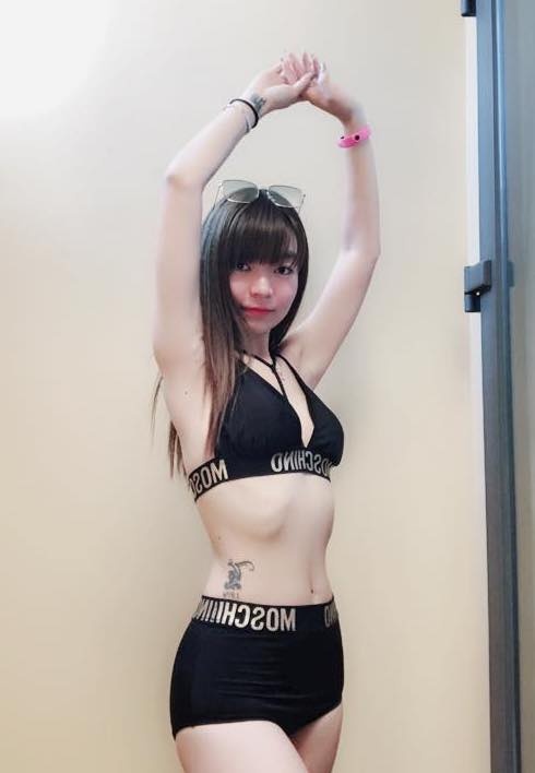 Mac Van Khoa va ban gai anh 8