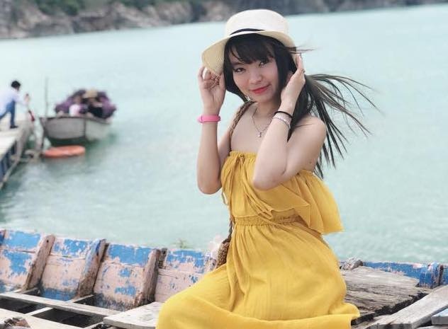 Mac Van Khoa va ban gai anh 4