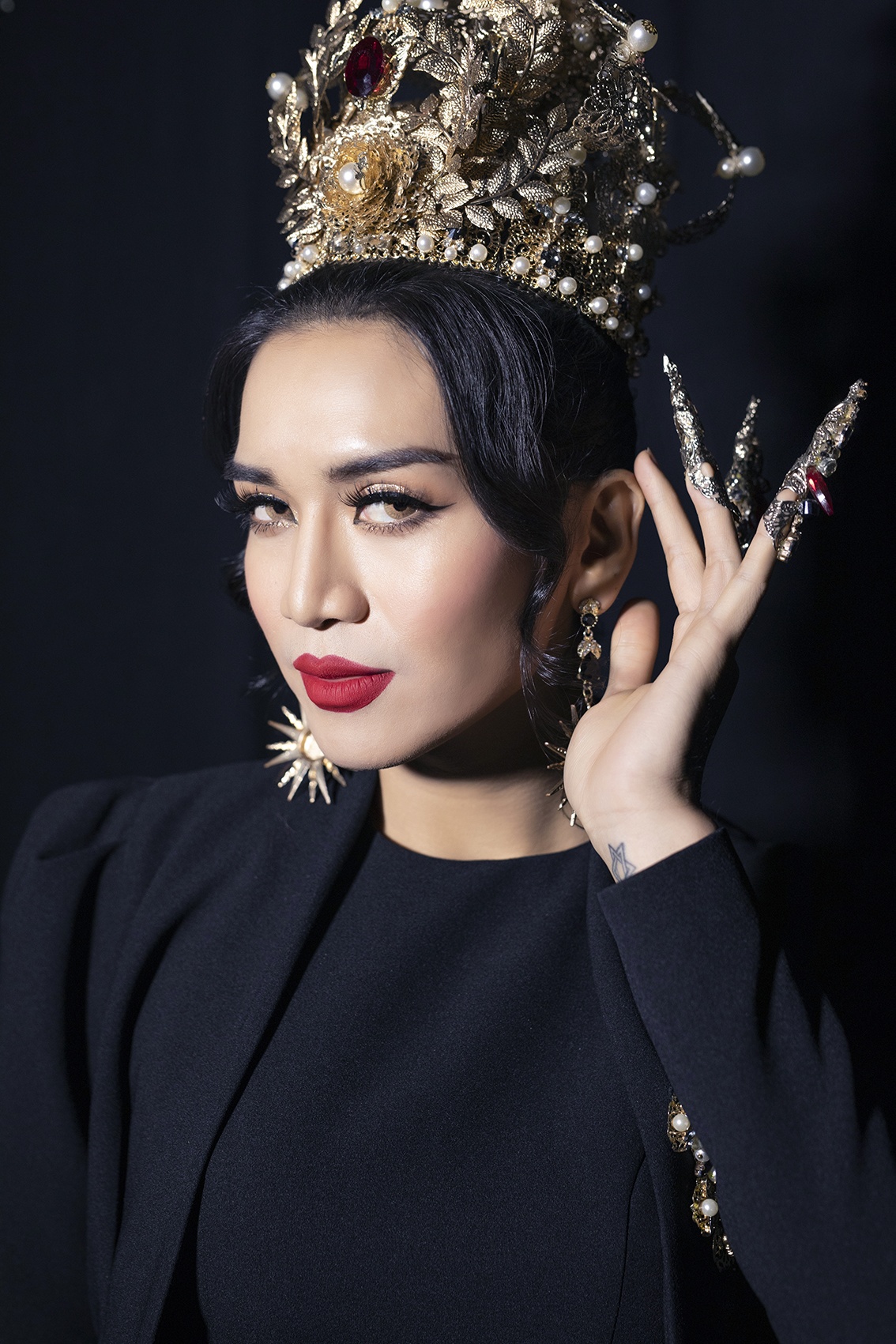 BB Tran,  Hai Trieu gia gai o hau truong anh 2