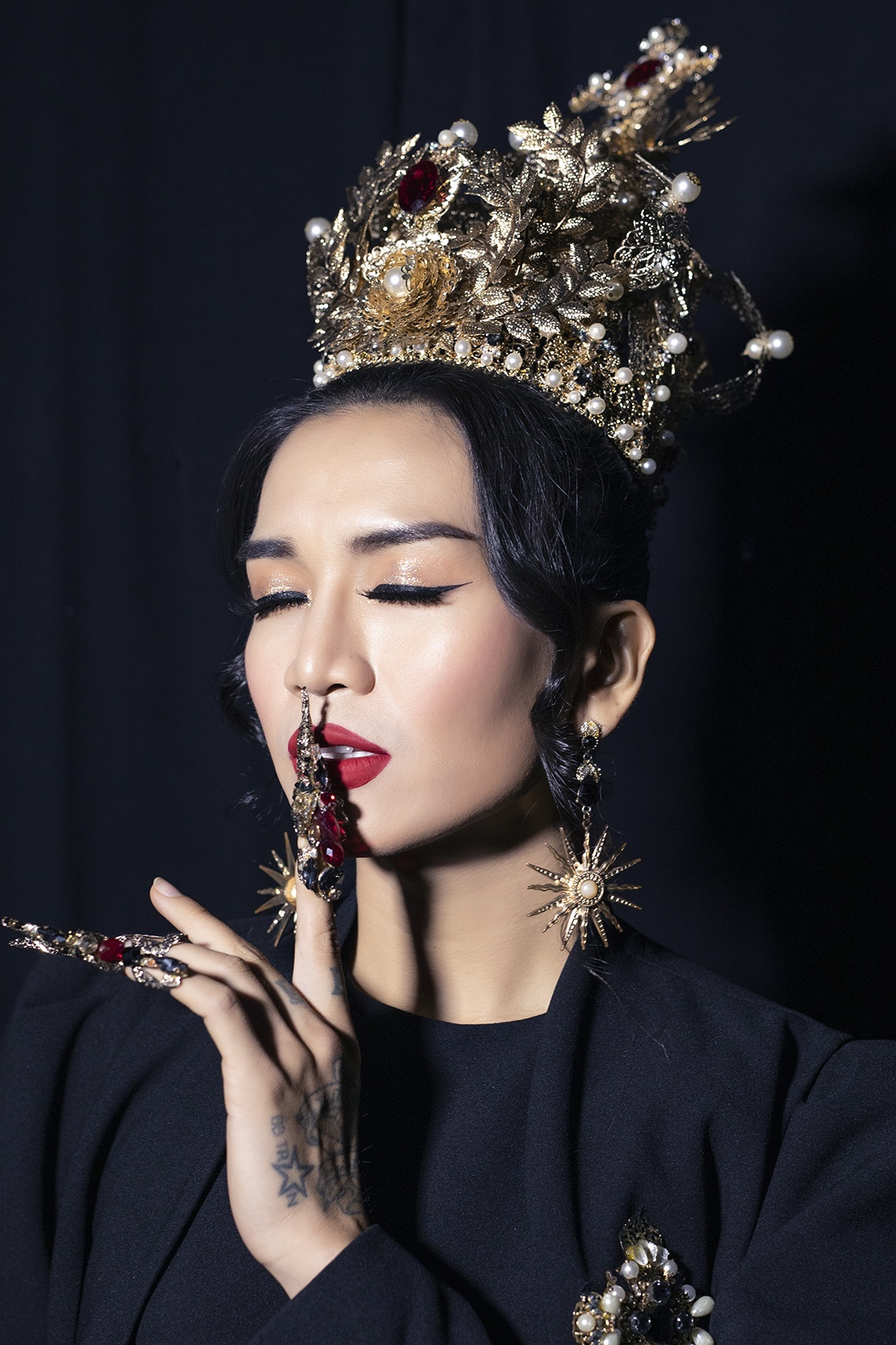 BB Tran,  Hai Trieu gia gai o hau truong anh 1