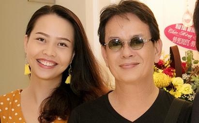 Nhac si Duc Huy dan hat tang vo kem 44 tuoi hinh anh