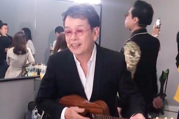 Nhac si Duc Huy hat 'Va toi cung yeu em' tang vo hinh anh