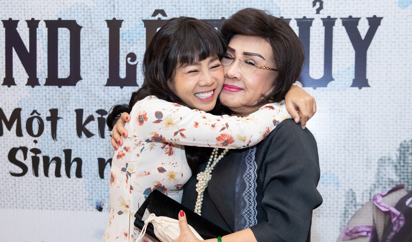 Mai Phương đội tóc giả ảnh 1 Mai Phuong doi toc gia anh 1