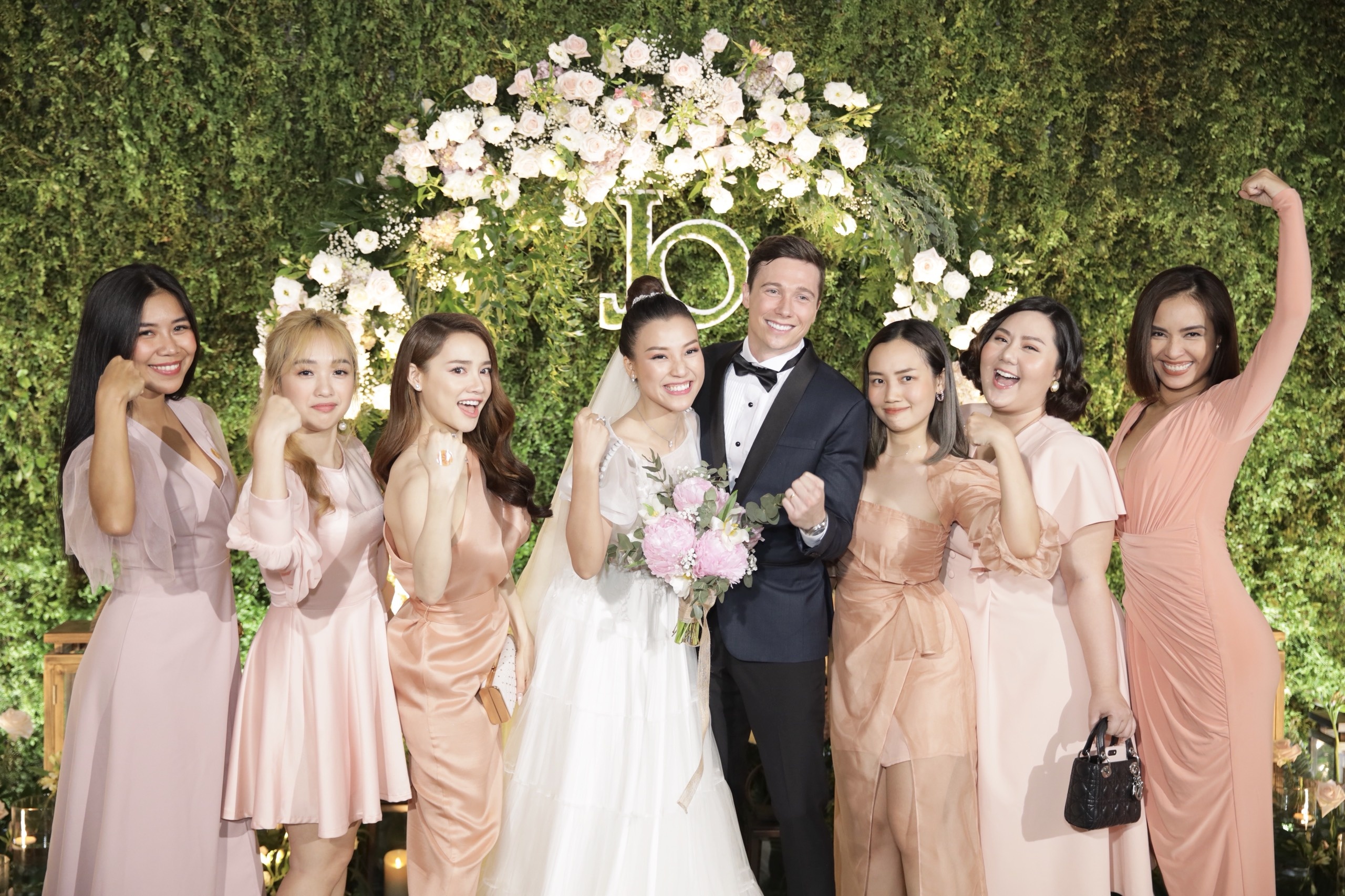 Nhã Phương Trường Giang dự tiệc cưới ảnh 13 Nha Phuong Truong Giang du tiec cuoi anh 13