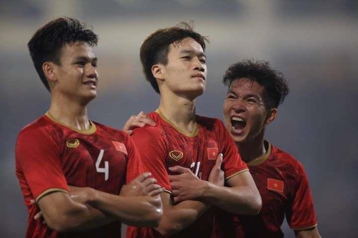 Dan sao vo oa khi U22 Viet Nam thang Indonesia vao phut cuoi hinh anh