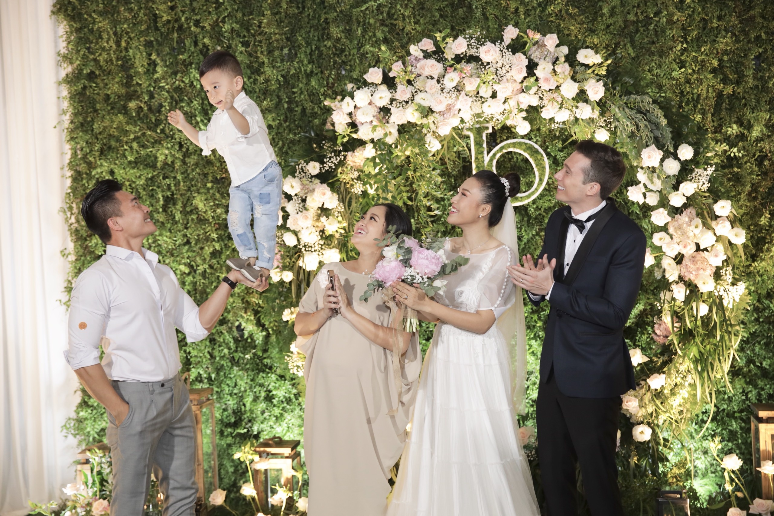 Nhã Phương Trường Giang dự tiệc cưới ảnh 11 Nha Phuong Truong Giang du tiec cuoi anh 11