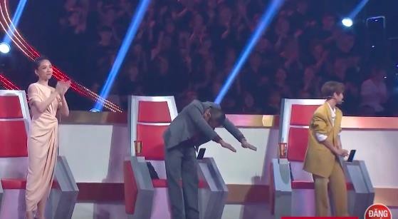 Tran Thanh chap tay, Lai Van Sam cui dau truoc thi sinh Sieu tri tue hinh anh