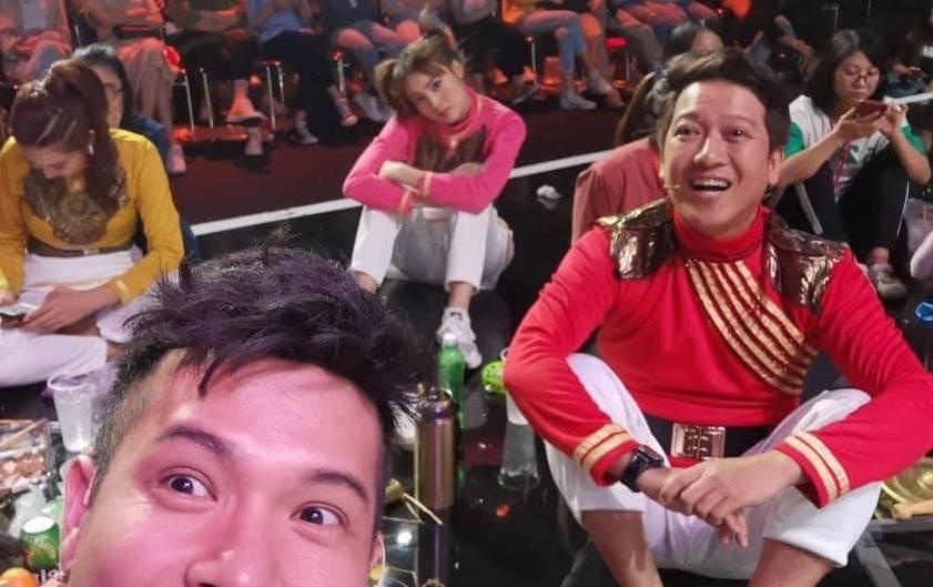 Lan Ngoc, Truong Giang ngung quay khi U22 Viet Nam go hoa Thai Lan hinh anh