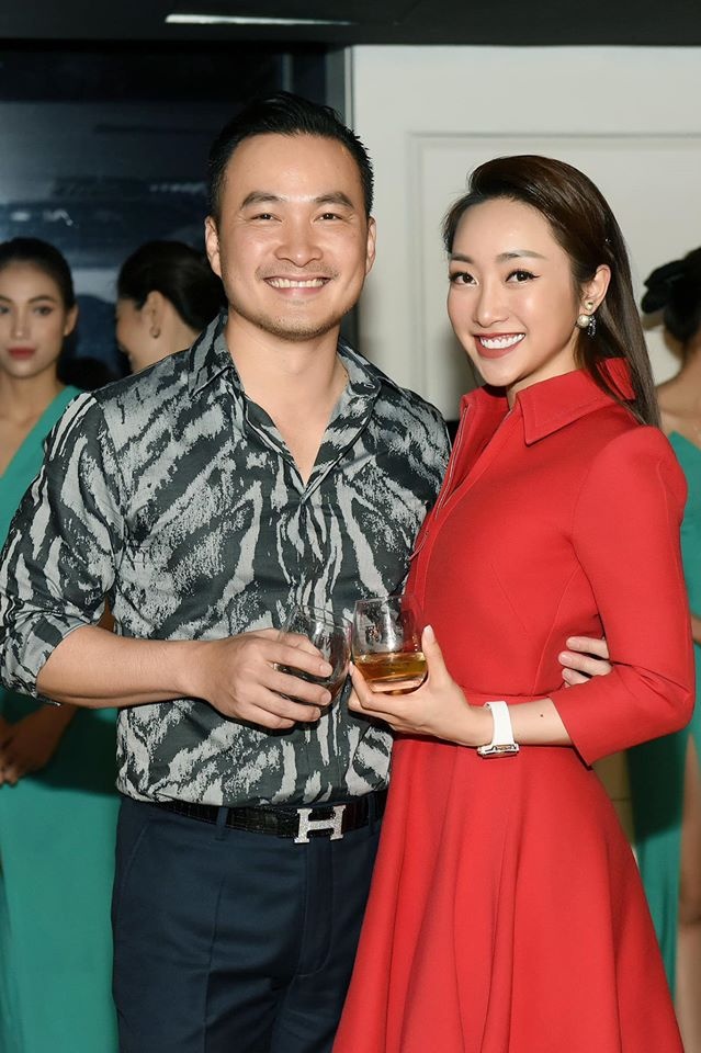 Hinh anh tinh cam cua Chi Bao va ban gai anh 8