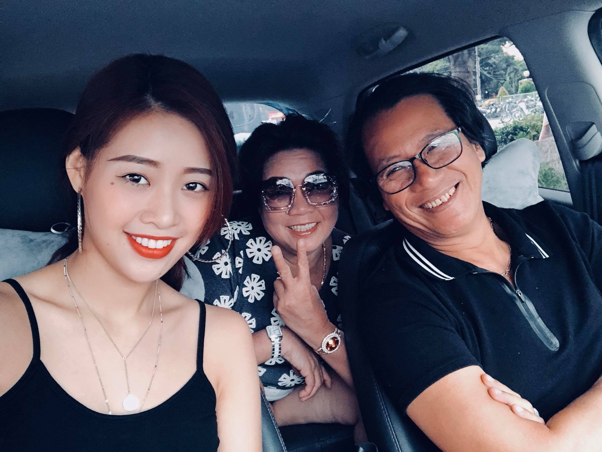 Hoa hau Hoan vu Khanh Van anh 1