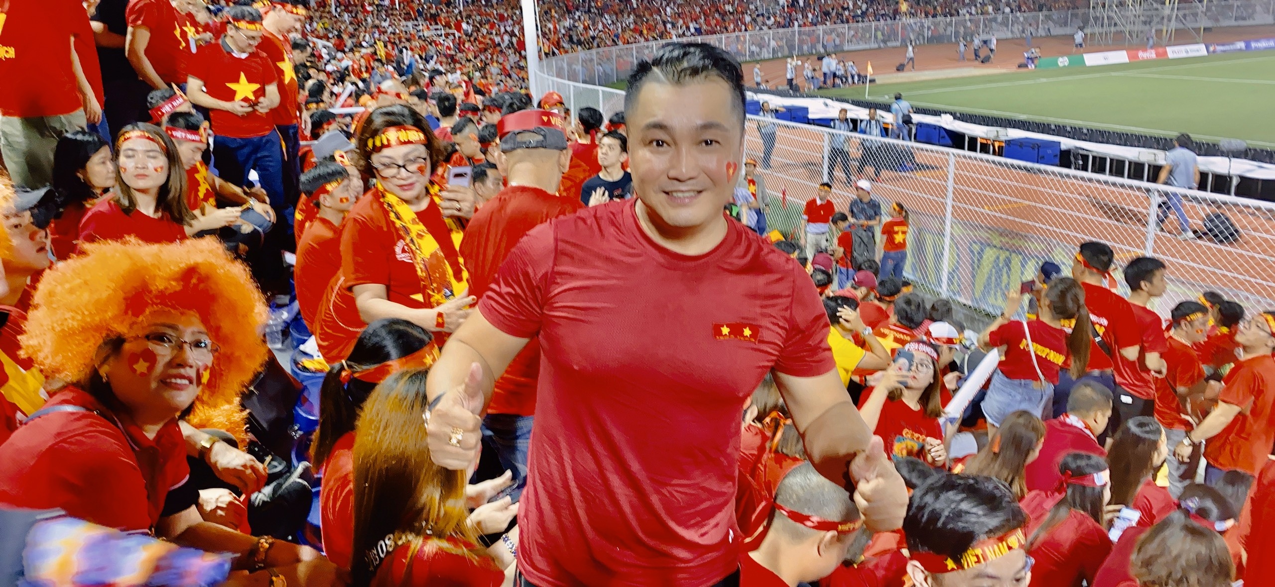 Ly Hung va hang nghin CDV o Philippines an mung chien thang hinh anh