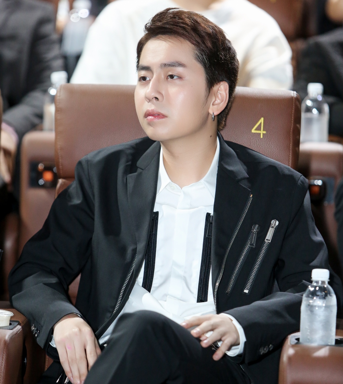 Thanh Ha MV con song con yeu anh 10