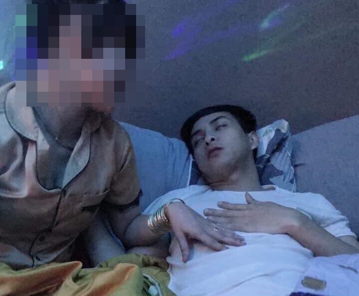 Ho Quang Hieu noi gi ve anh tren giuong voi gai la? hinh anh