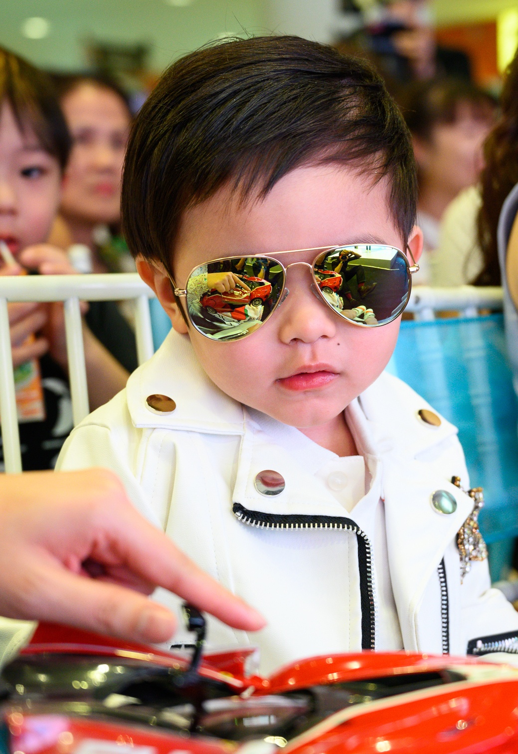 Dan Truong va con trai catwalk anh 5