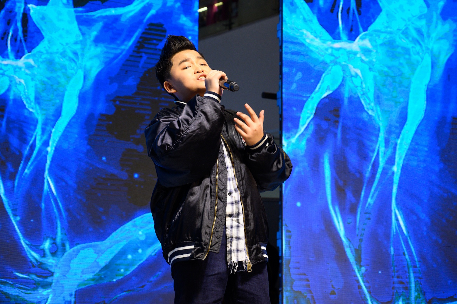 Dan Truong va con trai catwalk anh 11