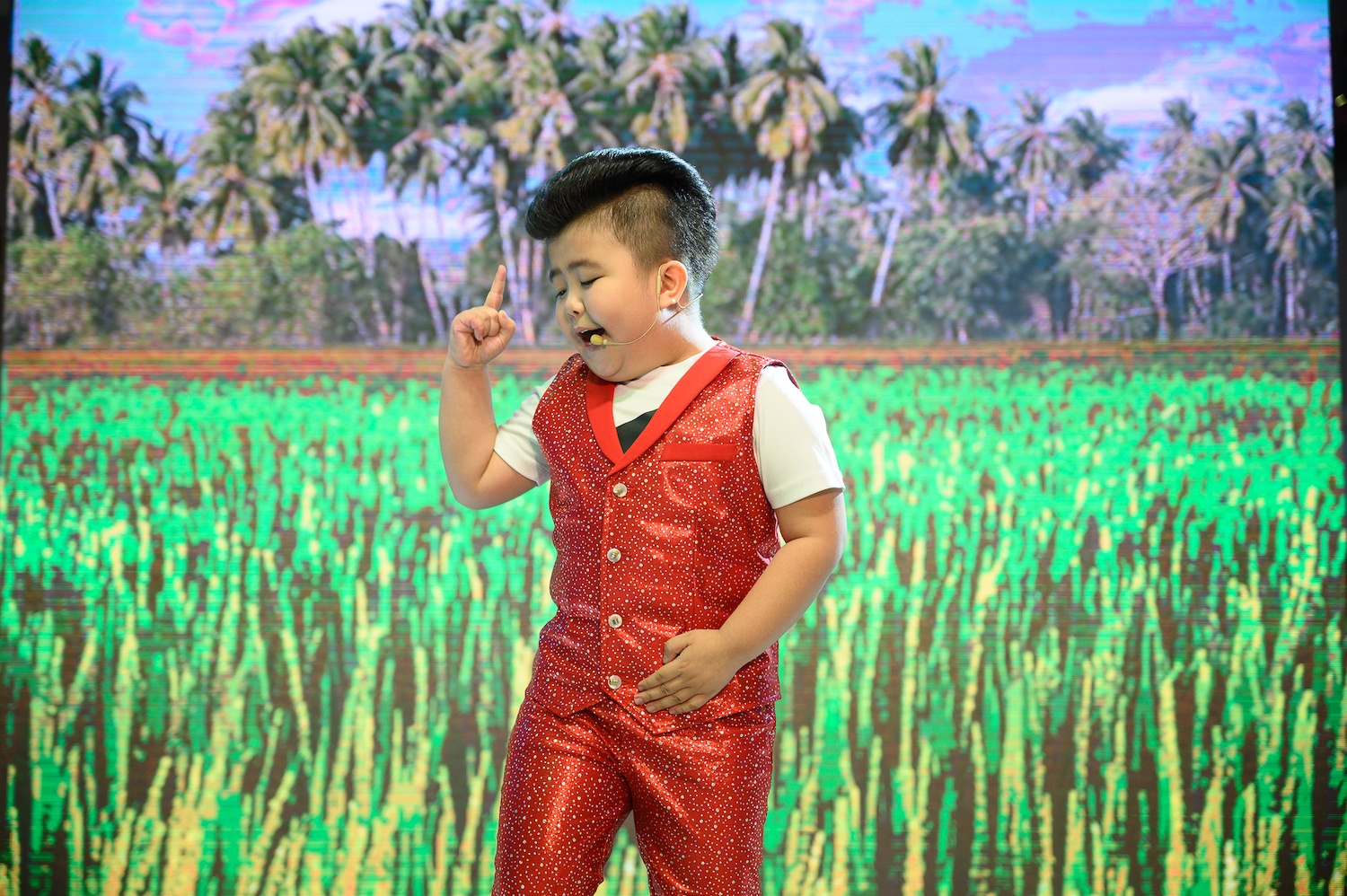 Dan Truong va con trai catwalk anh 10