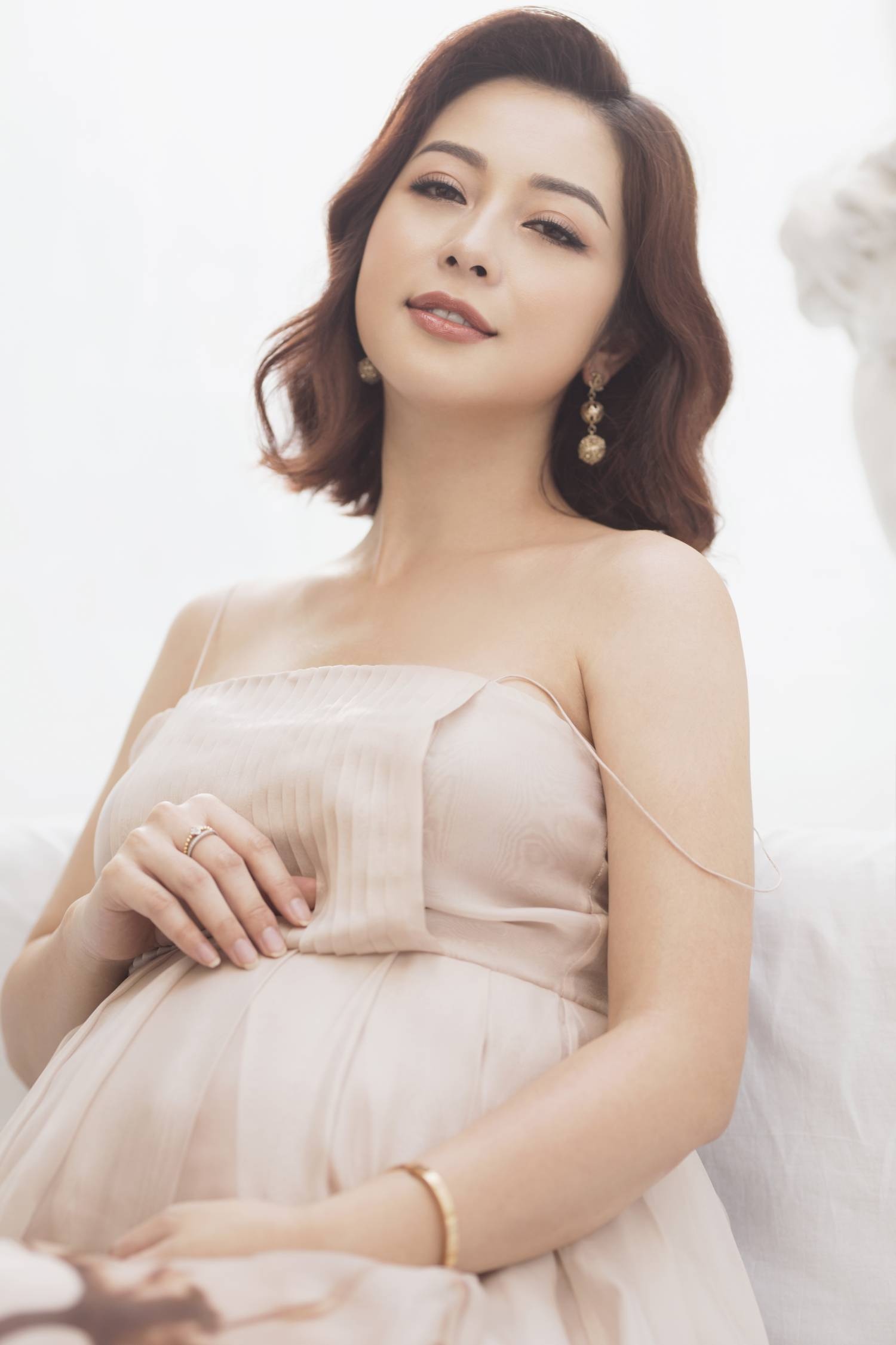 Jennifer Pham mang thai lan 4 anh 7