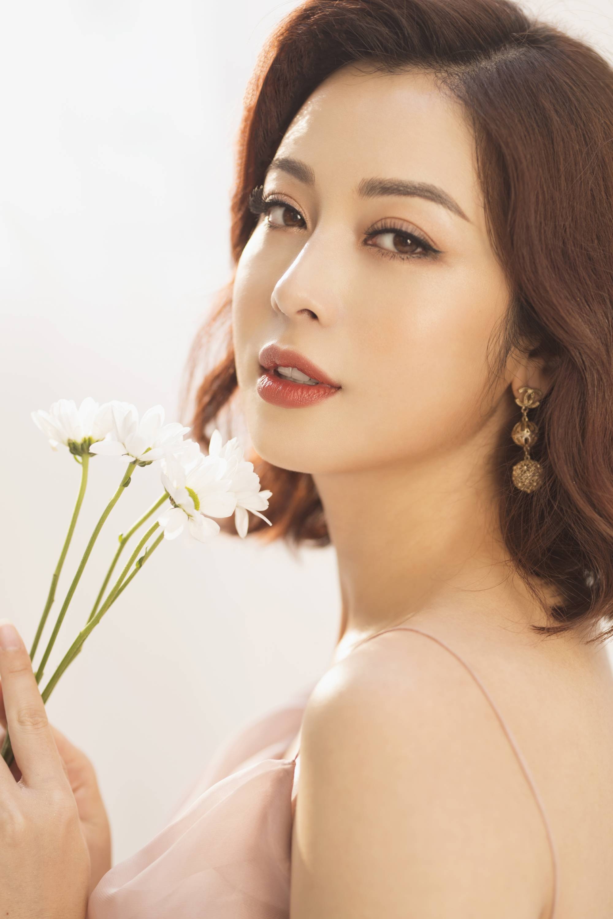 Jennifer Pham mang thai lan 4 anh 5