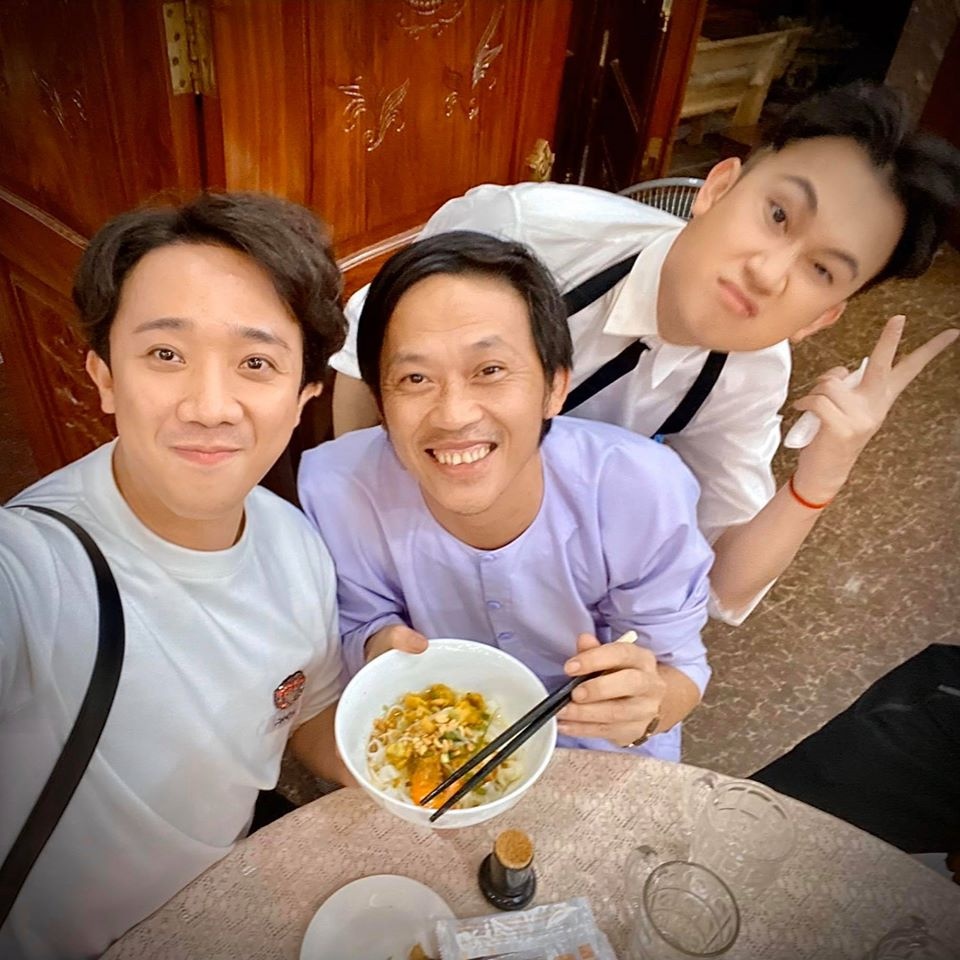 Tran Thanh du sinh nhat Hoai Linh anh 1