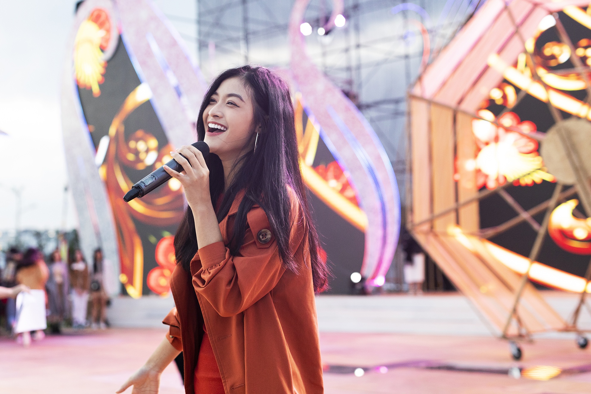 Luong Thuy Linh de mat moc anh 9