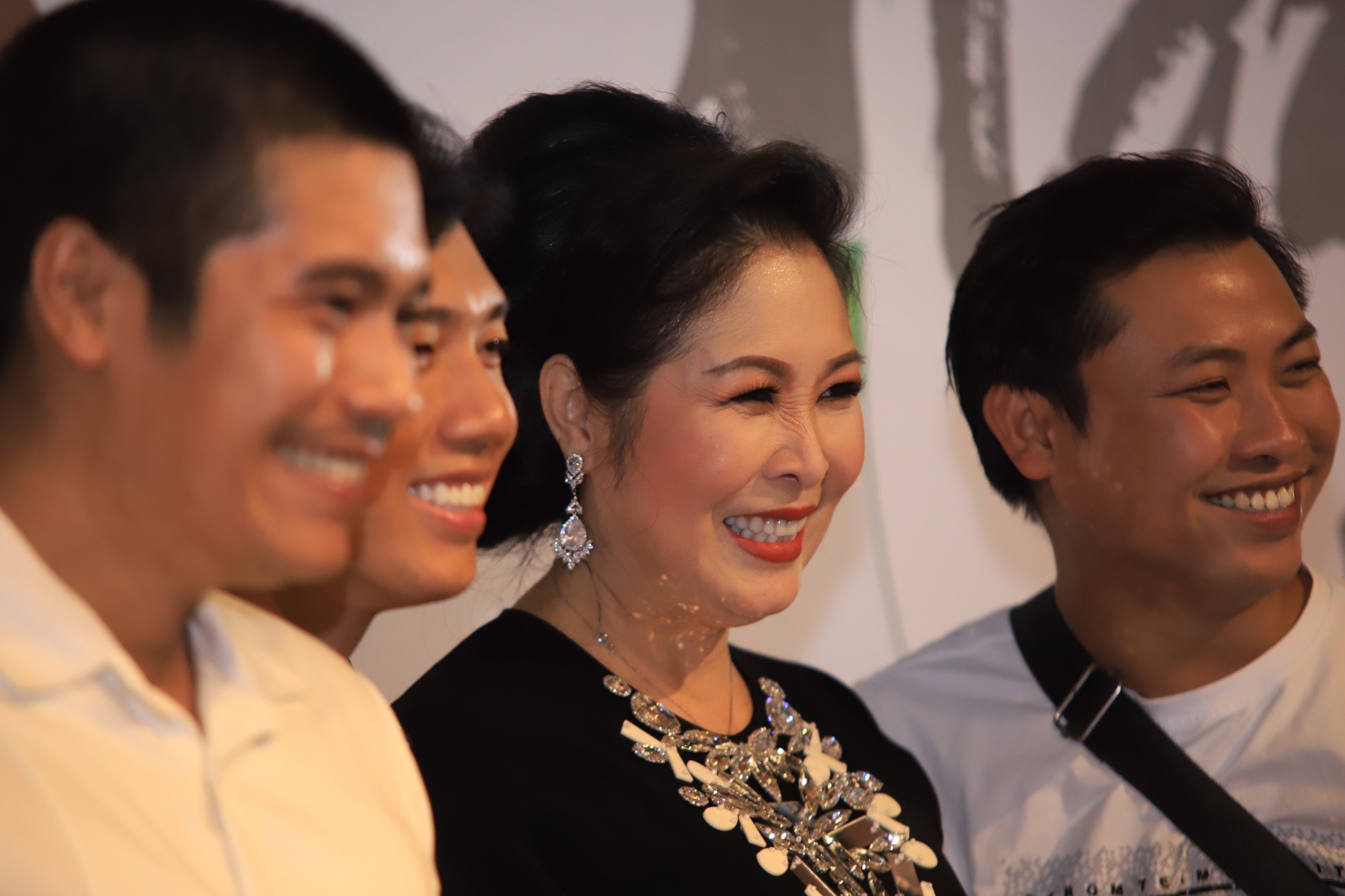 Hong Van mo san khau moi anh 1