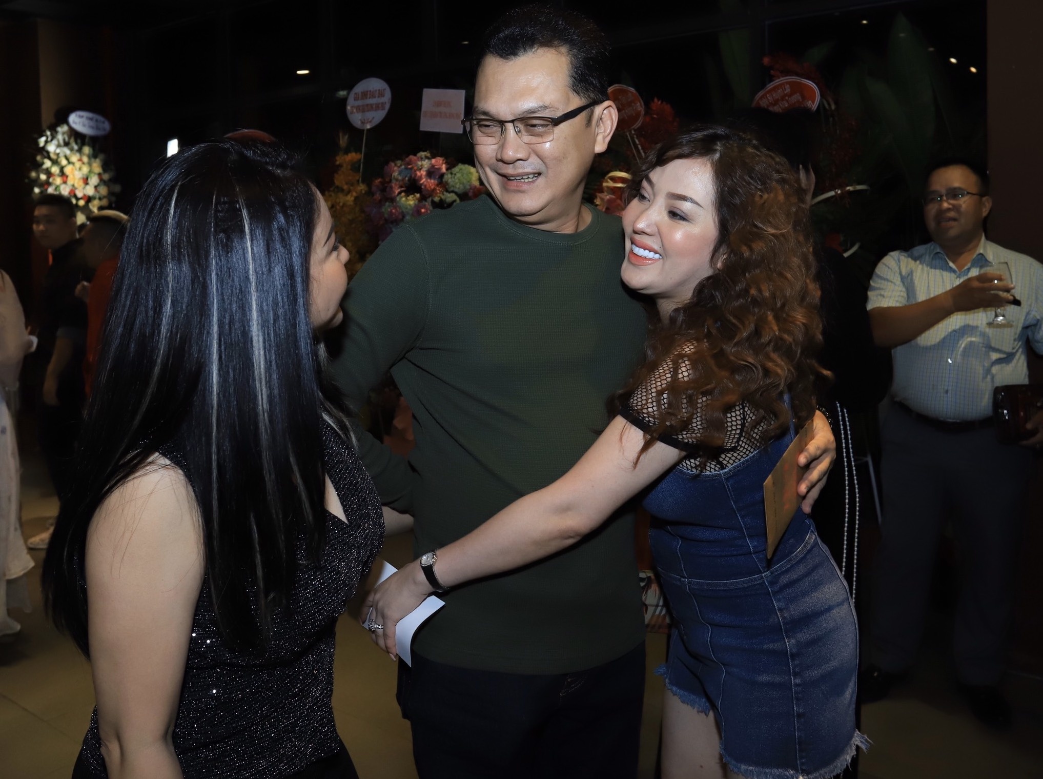 Hong Van mo san khau moi anh 6