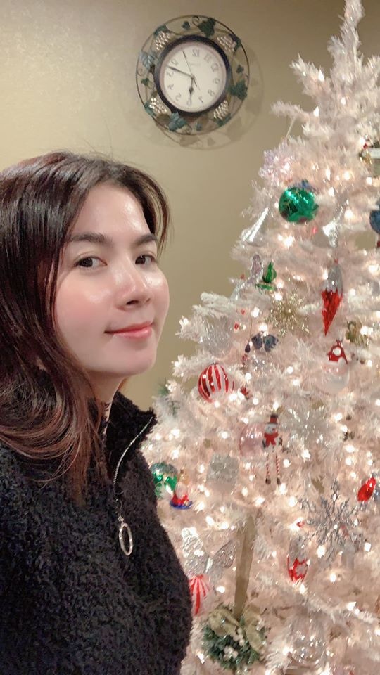 gia dinh Ly Hai don Noel anh 11