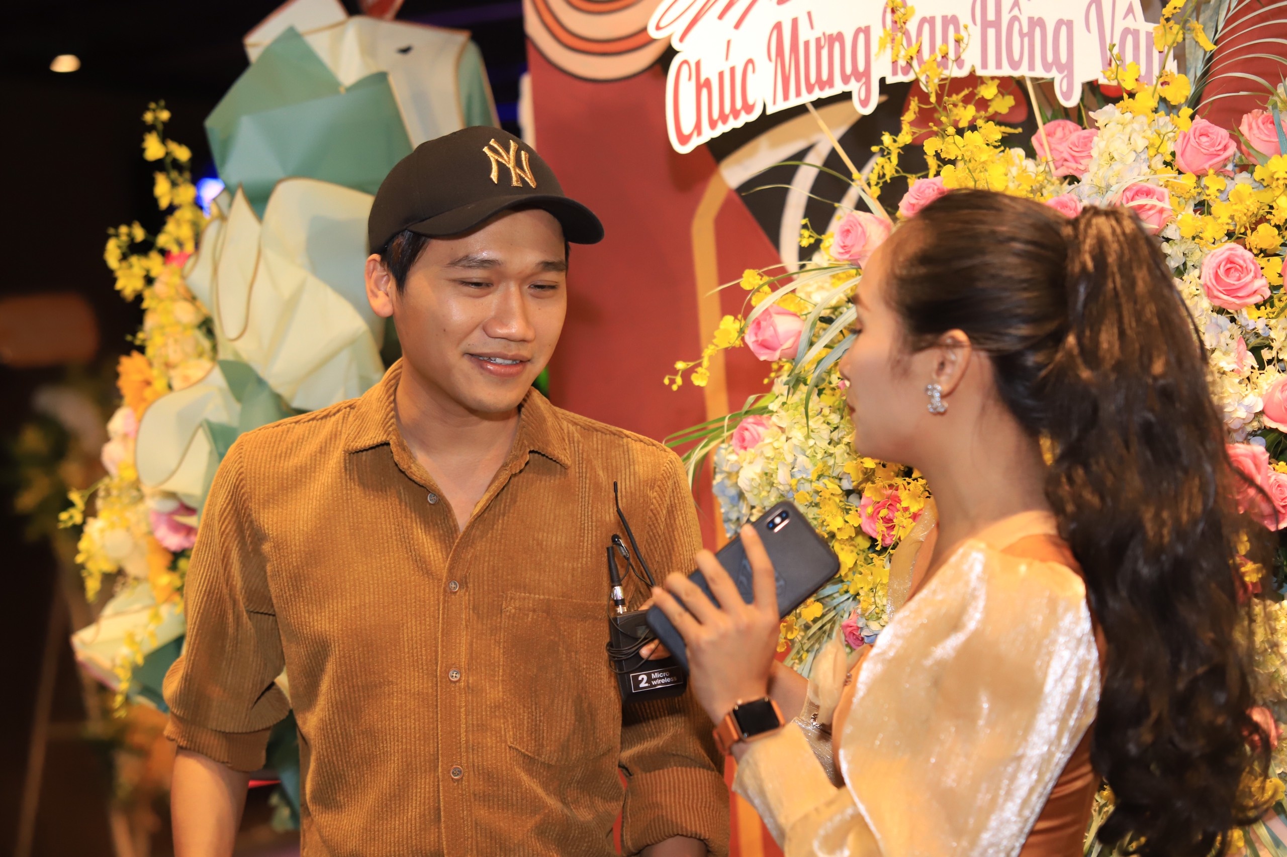 Hong Van mo san khau moi anh 9