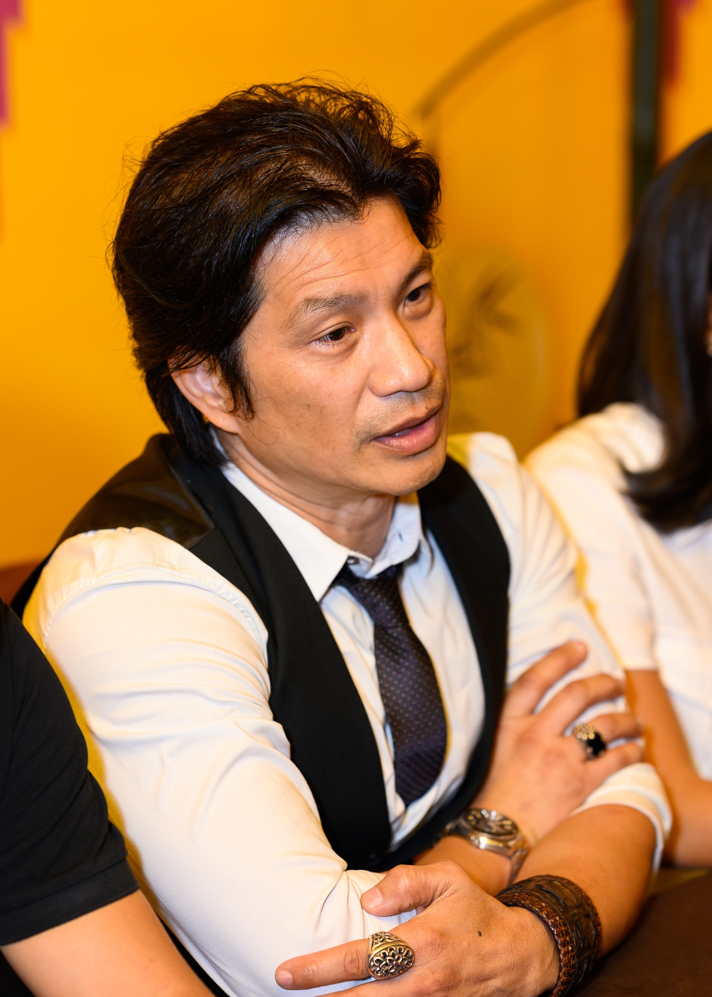 Dustin Nguyen bi cat vai anh 3