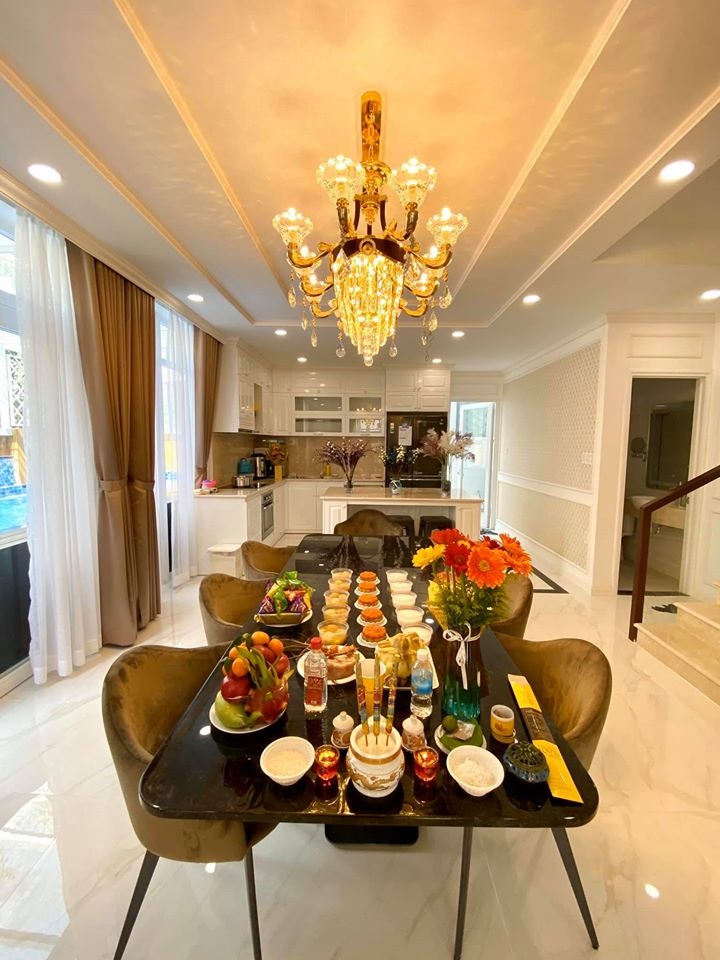 Trinh Kim chi chuyen ve biet thu moi anh 4