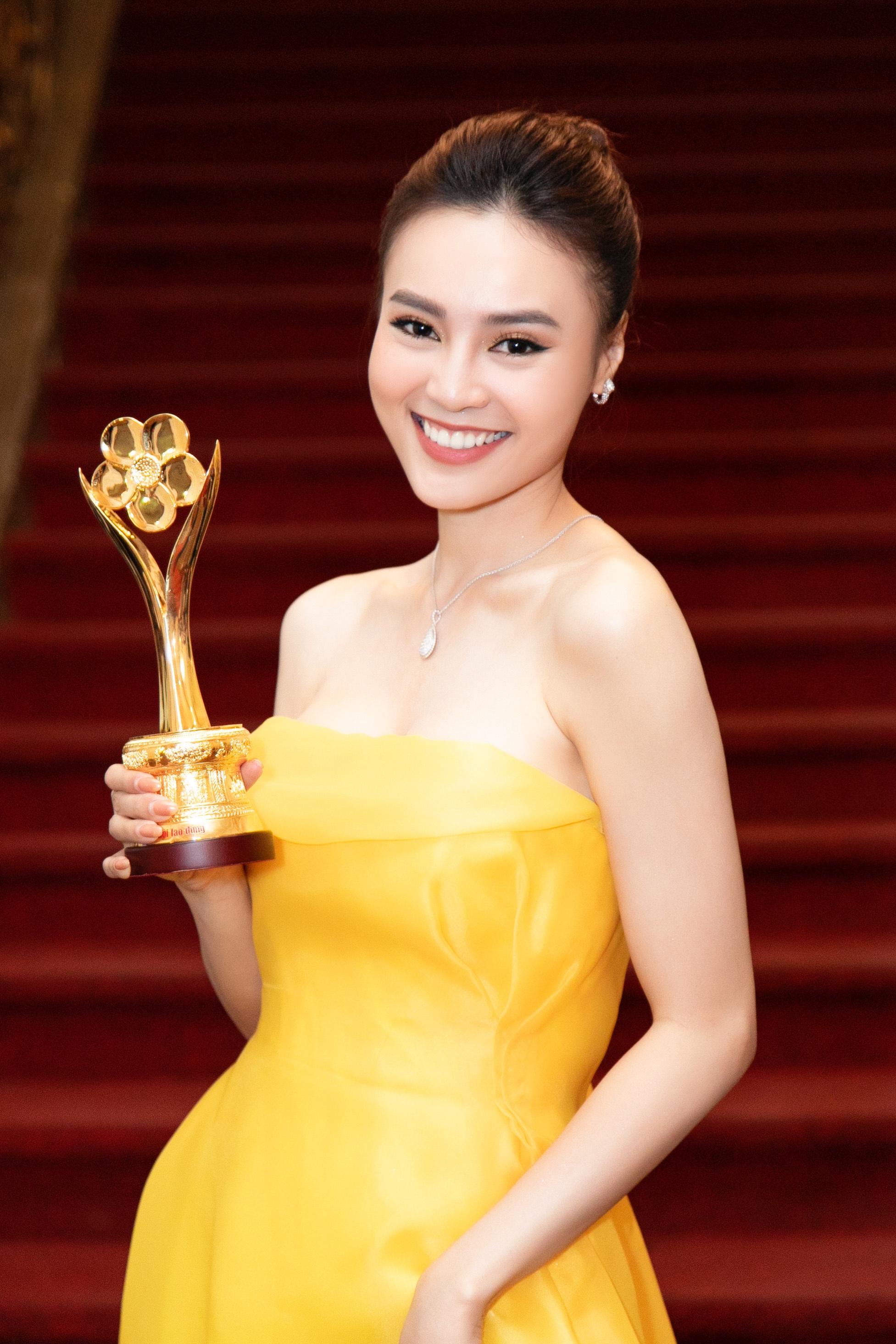 Lan Ngọc đạt giải Mai vàng ảnh 3 Lan Ngoc dat giai Mai vang anh 3