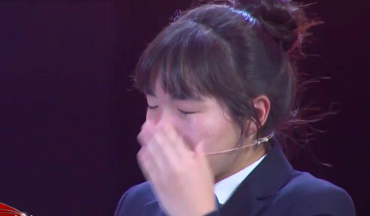 Than dong toan hoc Nhat khoc khi tam dung thi dau o Sieu tri tue Viet hinh anh